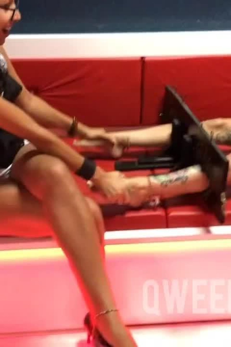 Lmfao - Screenshot 1 of 4 - Bondage