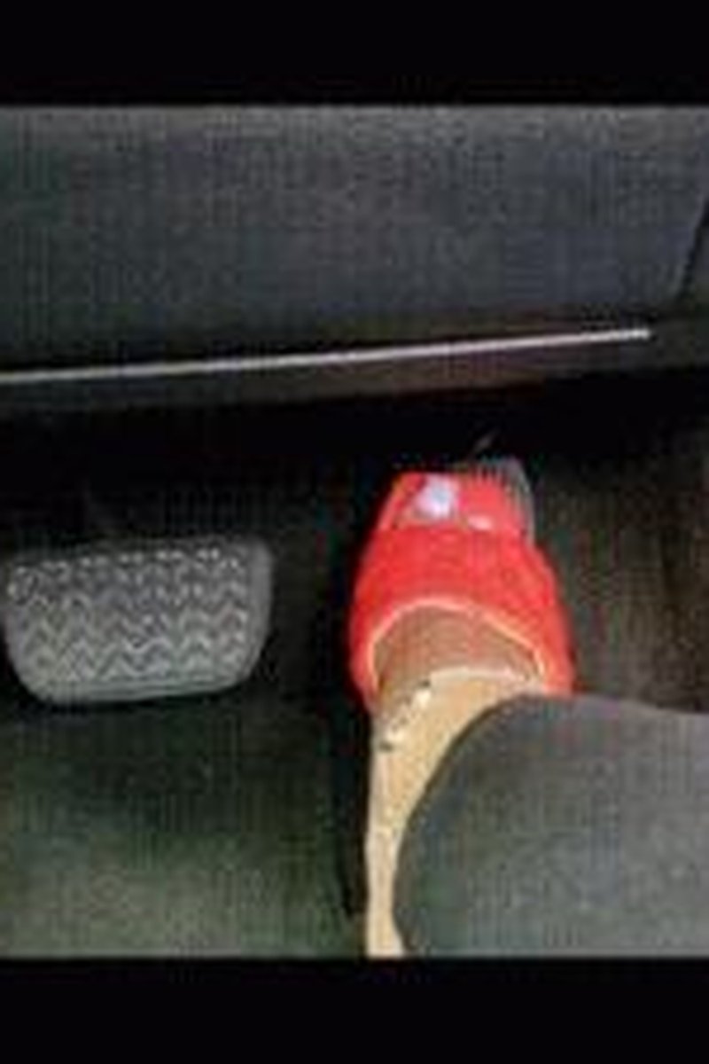 Red Mules Drive - Screenshot 1 of 4 - Car