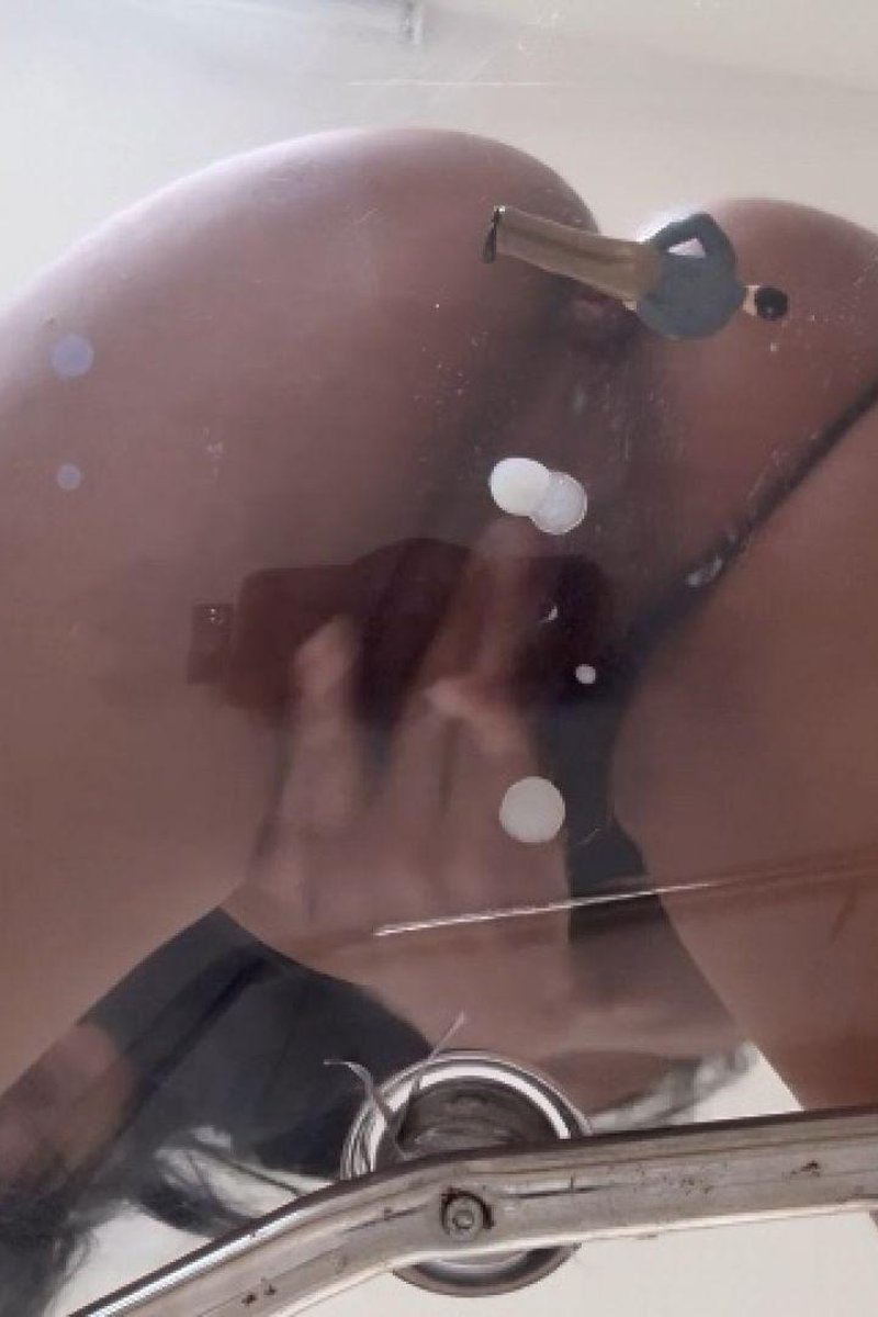 Squirting Giantess - Screenshot 1 of 4 - Babes