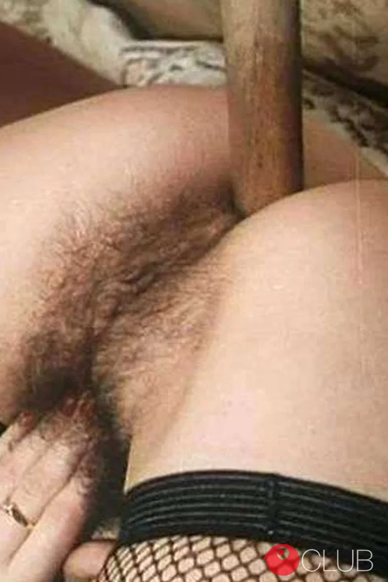 All Back - Screenshot 1 of 4 - Emanuellle Cristaldi