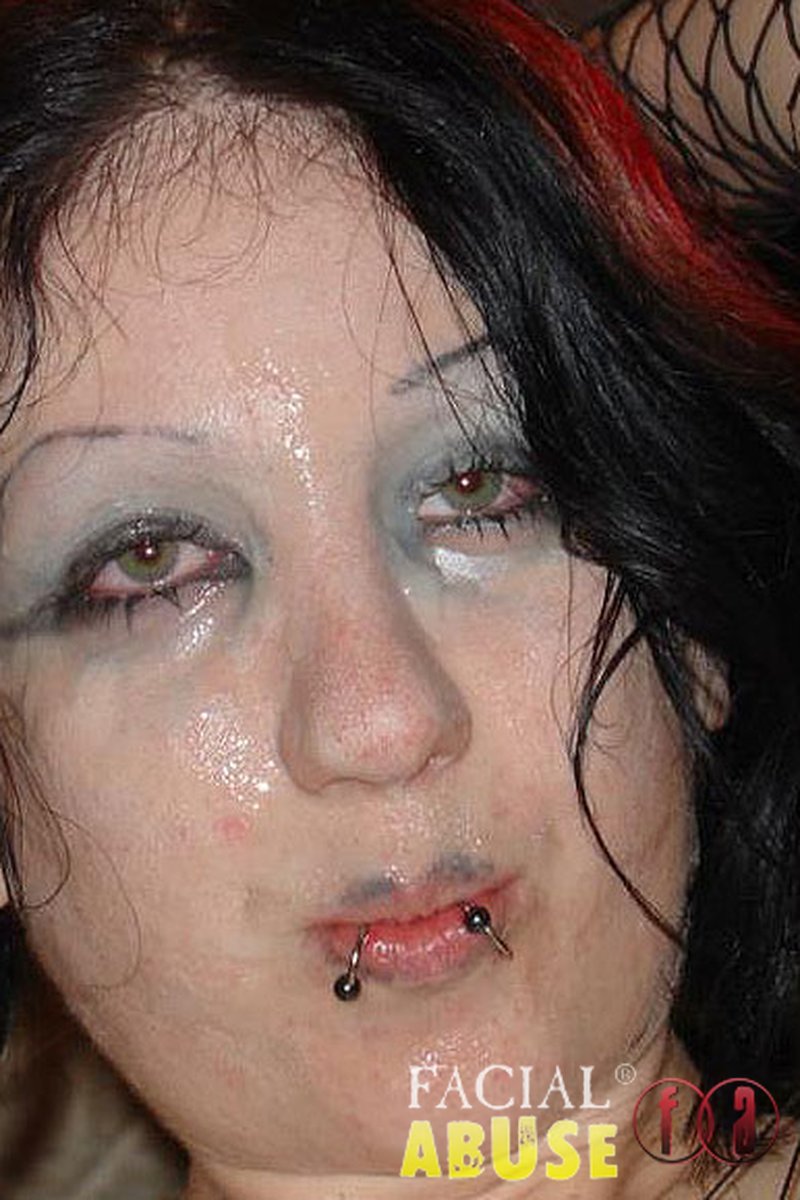 Moonshine - Screenshot 1 of 4 - Blowjob