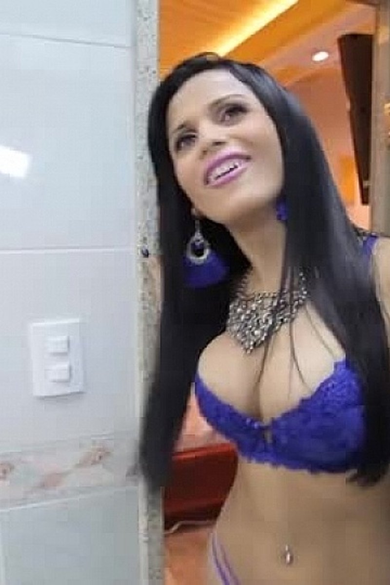 Page BTS - Screenshot 1 of 4 - Transgender