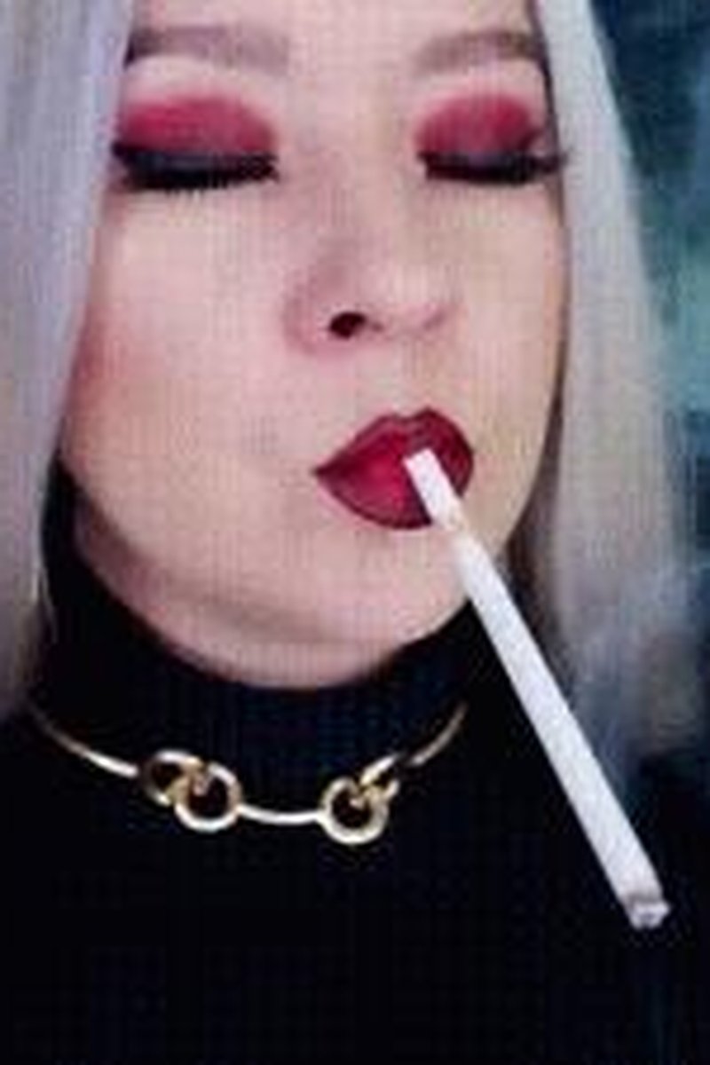 Gratifying Cigarette - Screenshot 1 of 4 - Cigarette Dangling