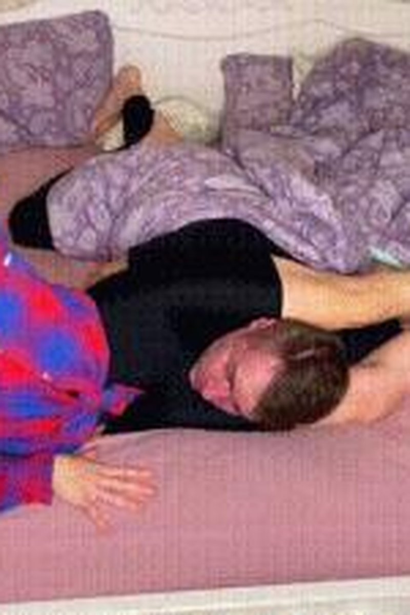 Creature Under The Blanket - Screenshot 1 of 4 - Choking
