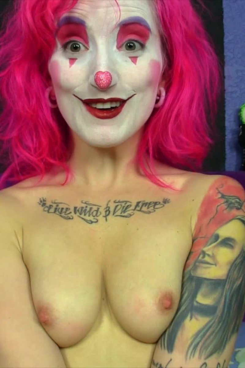 Tiny Squeaky Clowny Tits - Screenshot 1 of 4 - Bra
