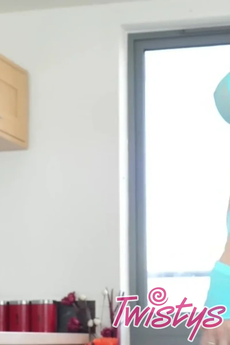 Stone Cold Fox - Screenshot 1 of 4 - Brown Hair