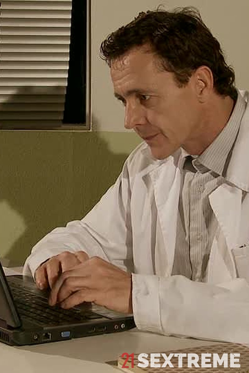 On the Operating Table - Screenshot 1 of 4 - BDSM