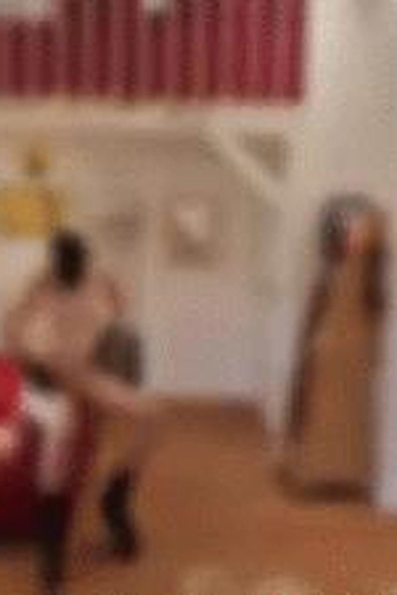 Slave Training: Spanking & Scratching - Screenshot 1 of 4 - European