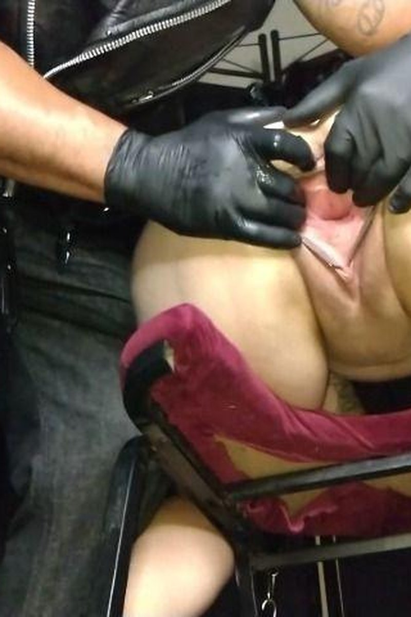 Hell Pleaser A Lesson Of Pleasure & Pain - Screenshot 1 of 4 - Gaping