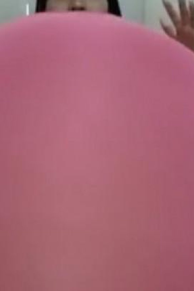 Balloon Stuffing While Bouncing Non-Pop - Screenshot 1 of 4 - Asian
