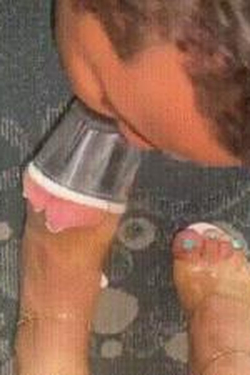 Ballbusting In Dc - Screenshot 1 of 4 - Foot Fetish