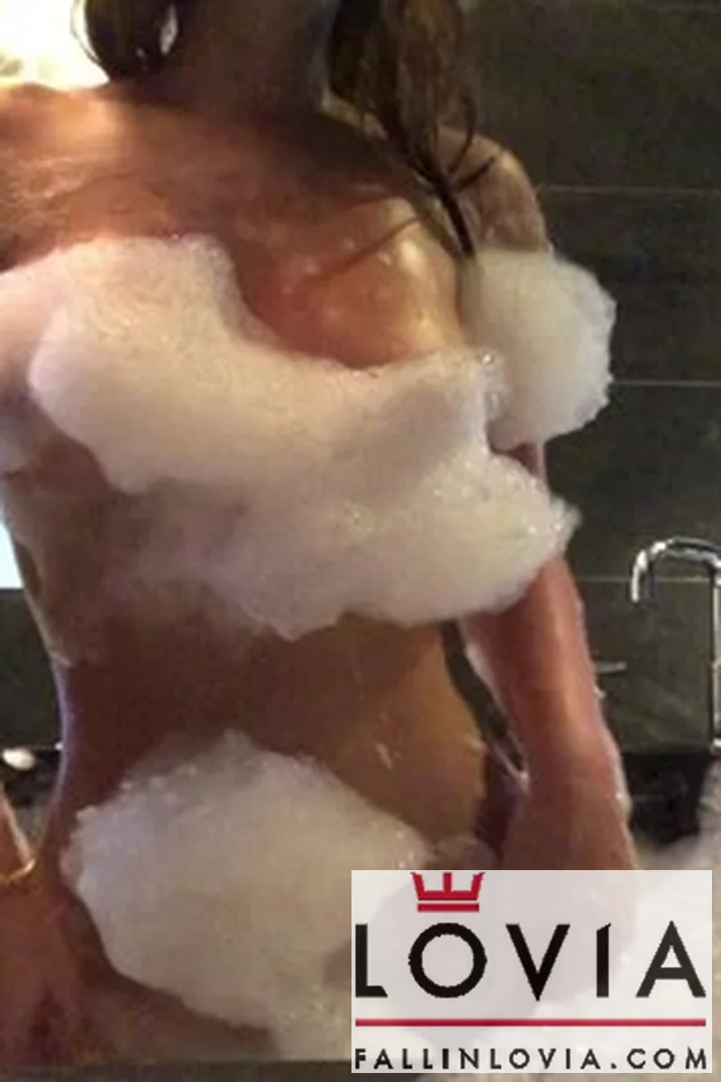 Nyc Bath - Screenshot 1 of 4 - Eva Lovia