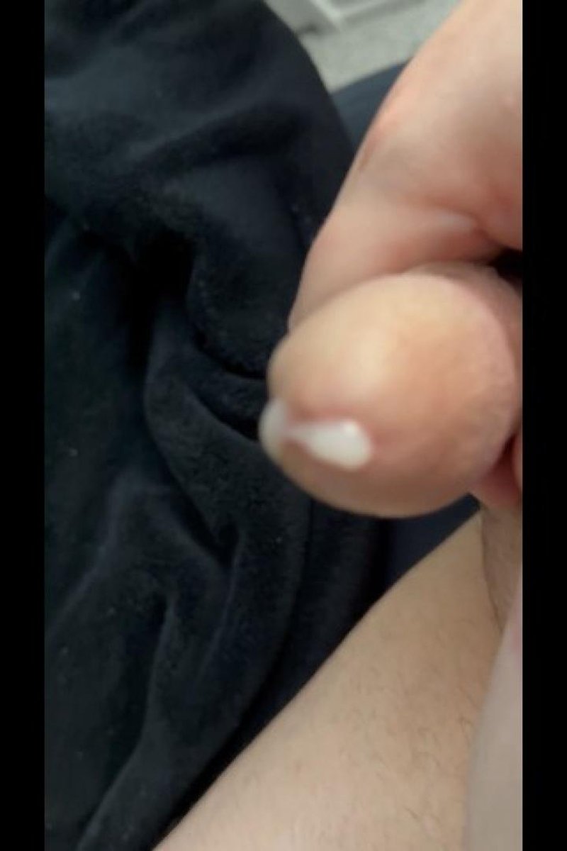 Cummies - Screenshot 1 of 4 - Cross Dressing