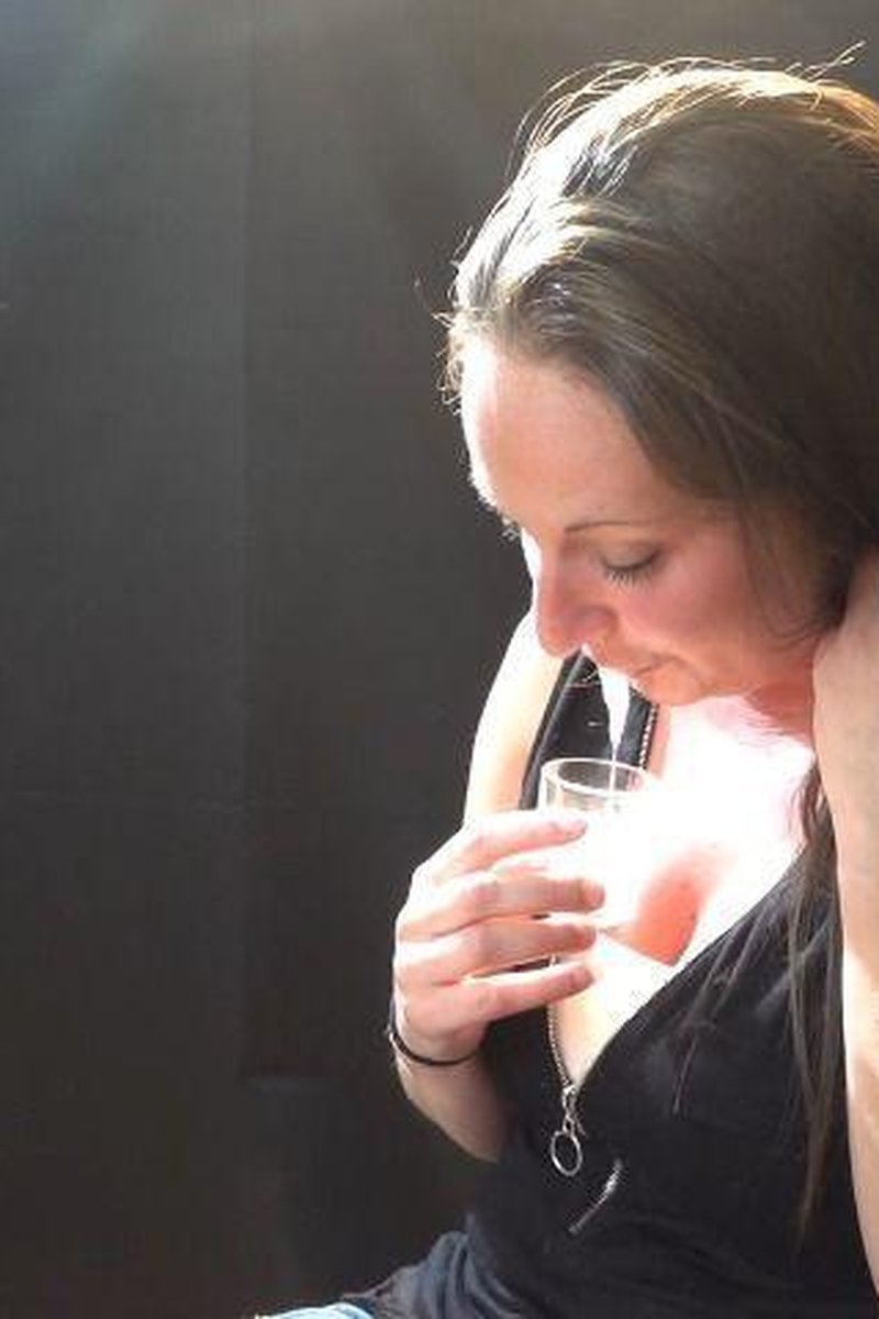 Levy Filling Up A Nice Skull Shooter - Screenshot 1 of 4 - Femdom