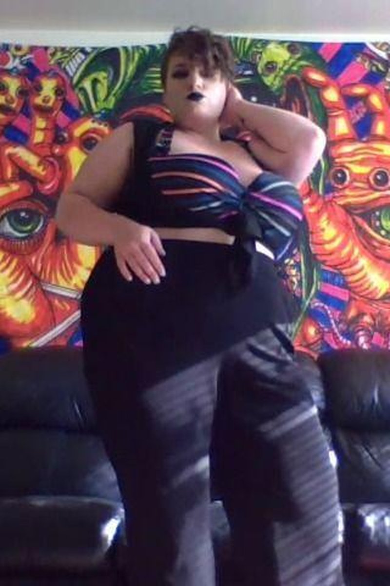Strip Tease - Screenshot 1 of 4 - BBW