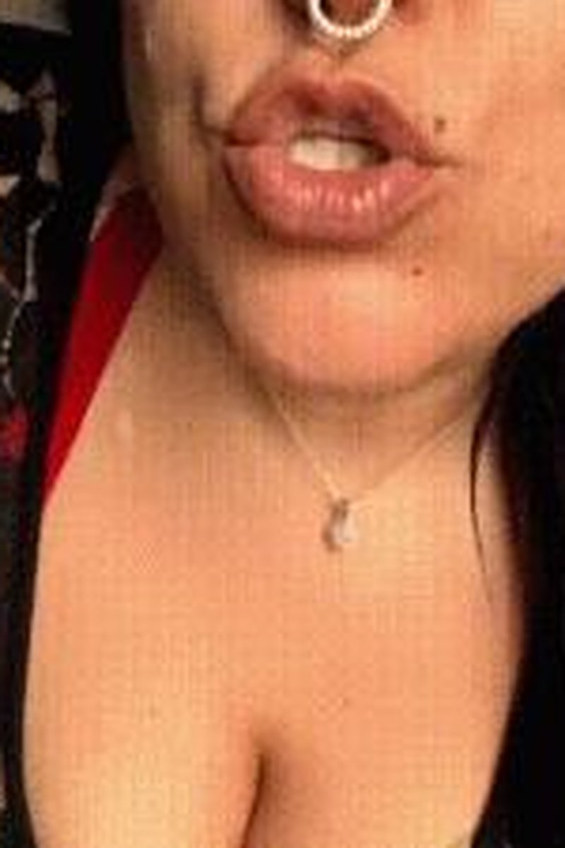 Worthless - Screenshot 1 of 4 - Brown Eyes