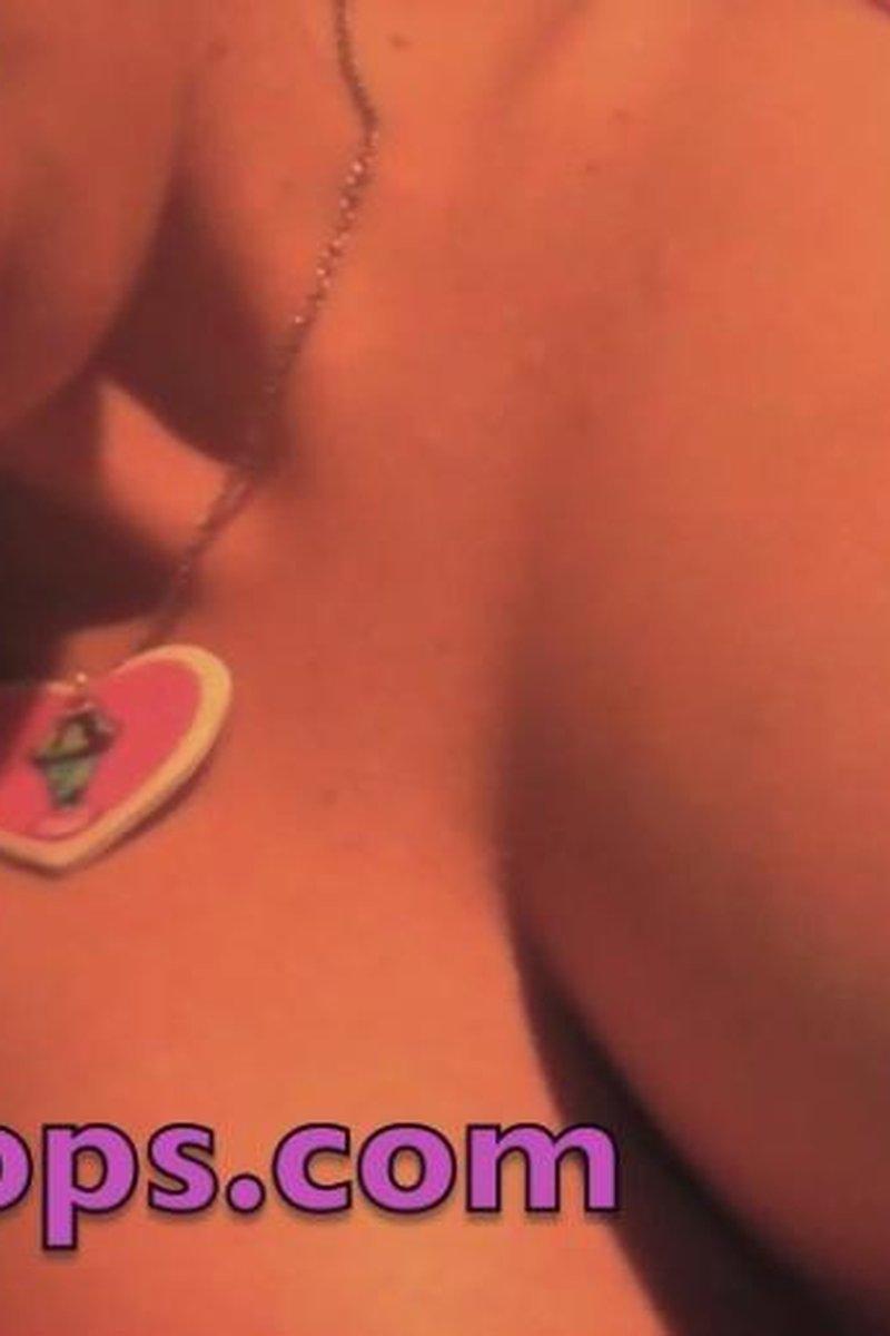 In Bed - Screenshot 1 of 4 - Amateur