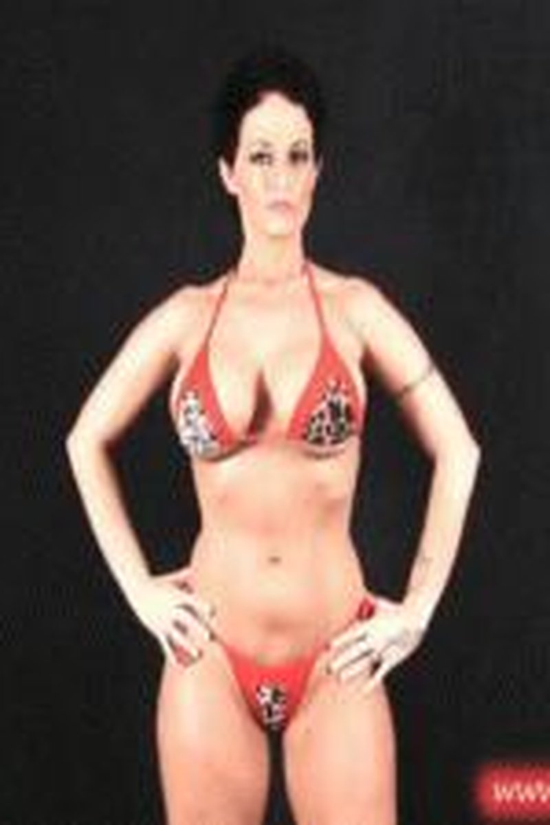 Sunshine Body Flexing - Screenshot 1 of 4 - Flexing Fetish