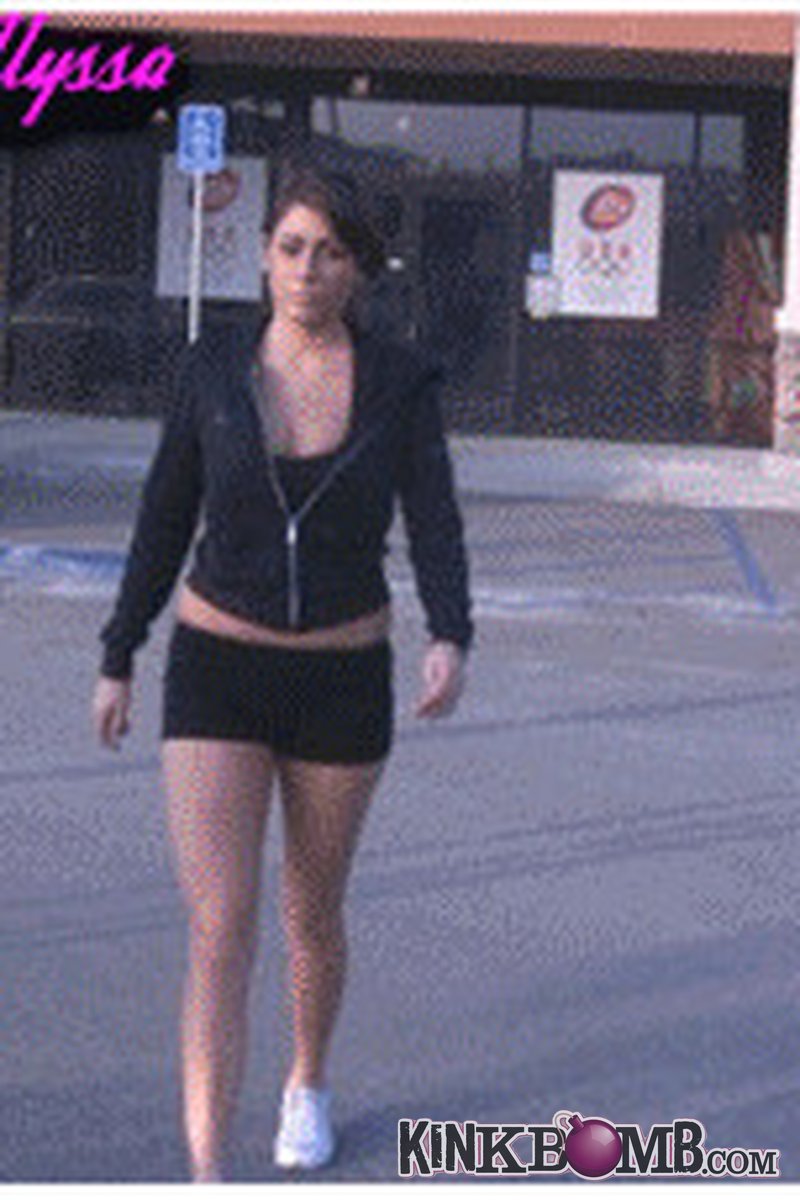 Goddesses Footboy: Foot-Sniffing Loser - Screenshot 1 of 4 - Socks