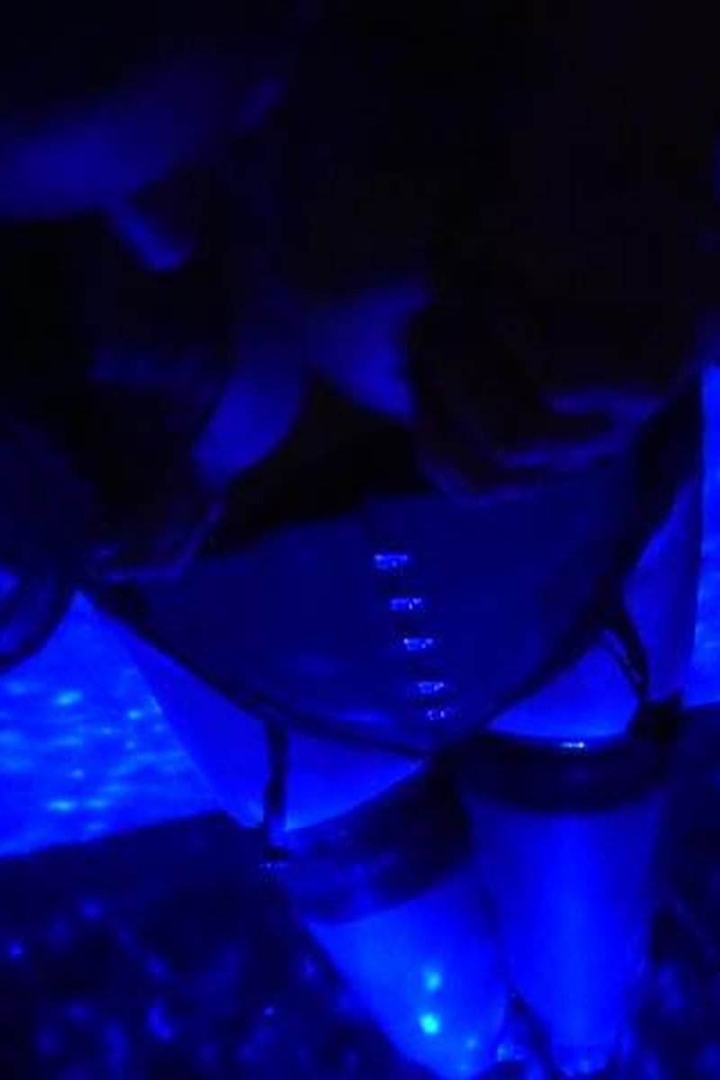 Tease & BBC Sucking - Screenshot 1 of 4 - BBC