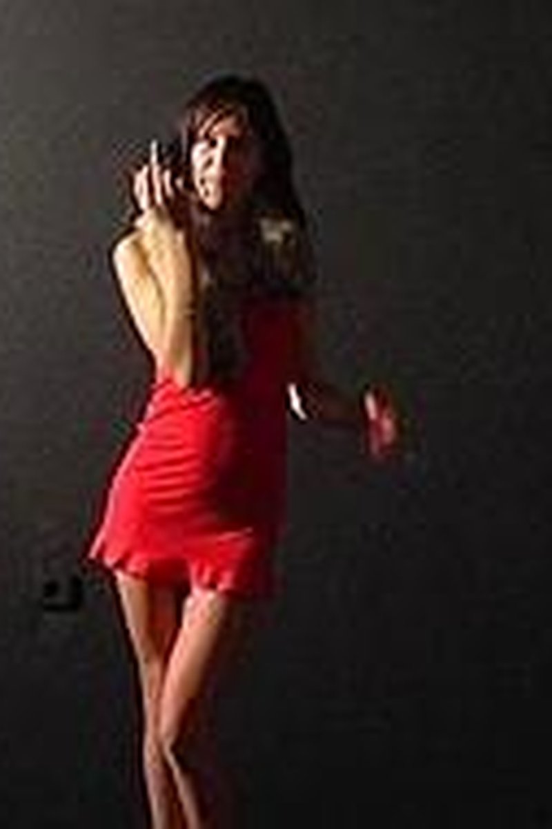 Beatiful In Red - Screenshot 1 of 4 - Alisa Bitch