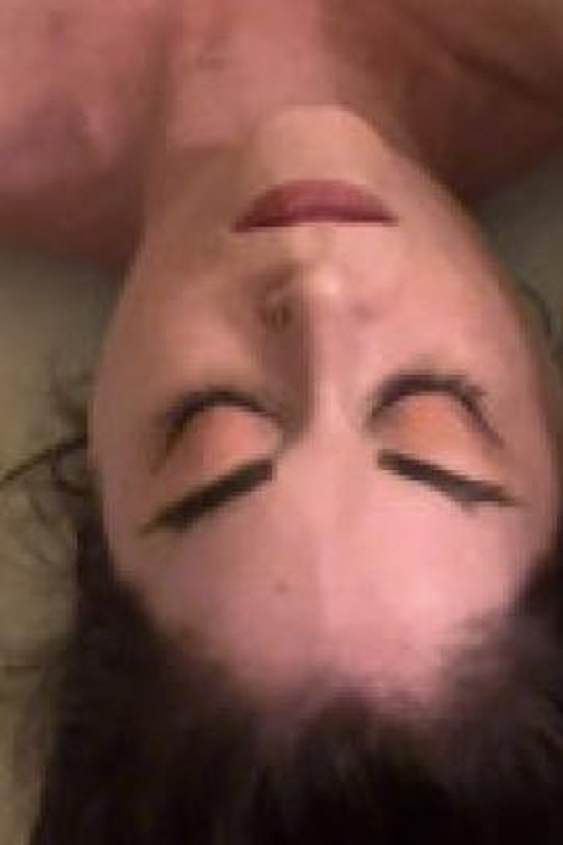 A Quick Piss 2 - Screenshot 1 of 4 - Brown Hair
