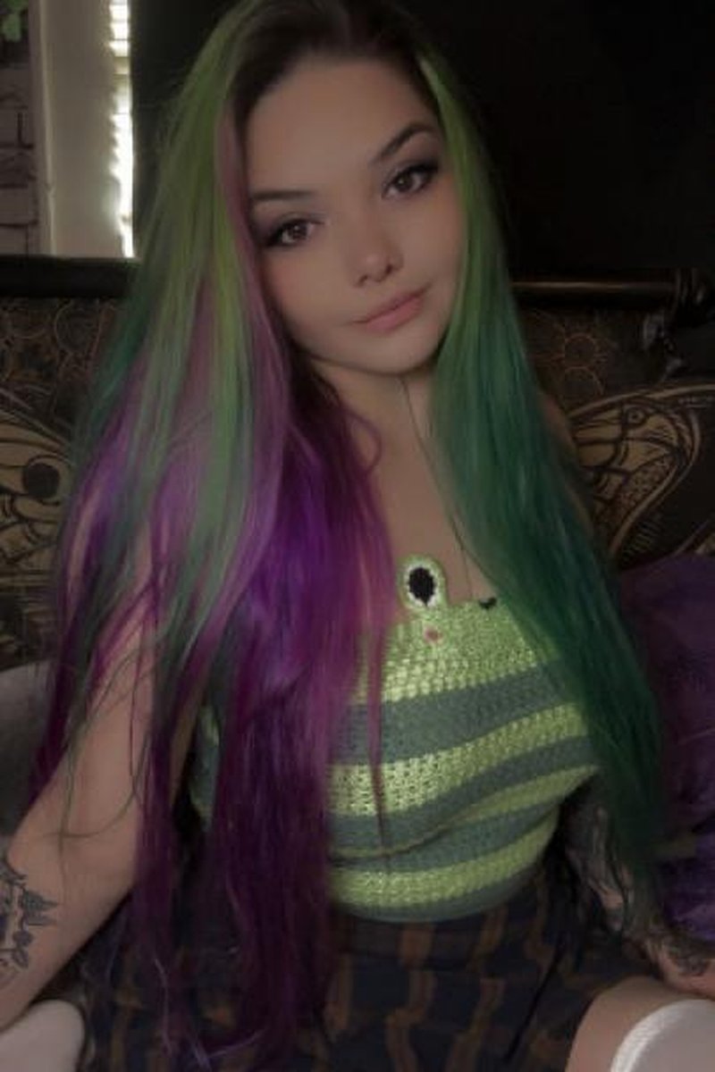 Ribbit Ribbit - Screenshot 1 of 4 - Alternative Girl