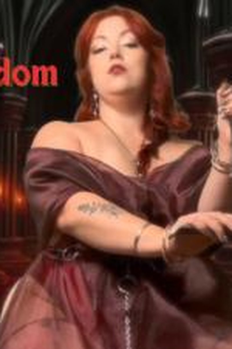 Her Queendom - Screenshot 1 of 4 - Adult Fairytale