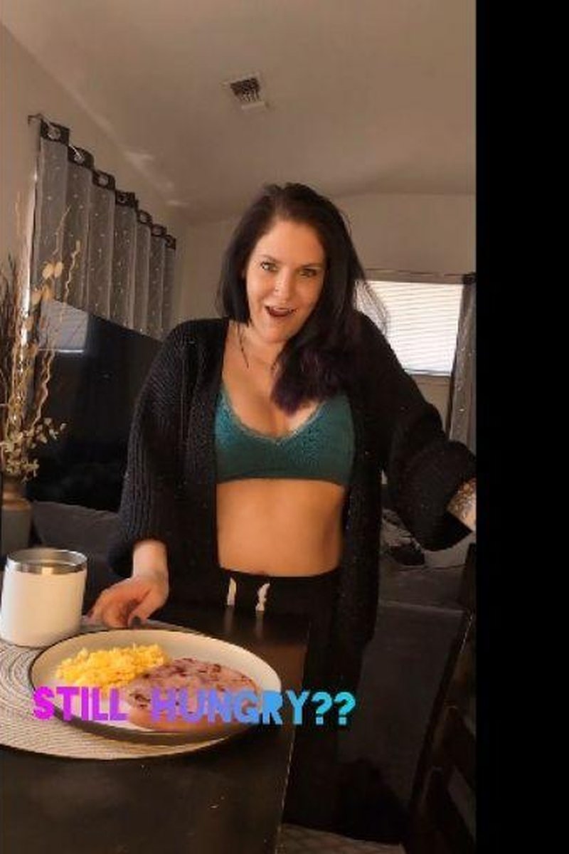 Still Hungry - Screenshot 1 of 4 - Brown Hair