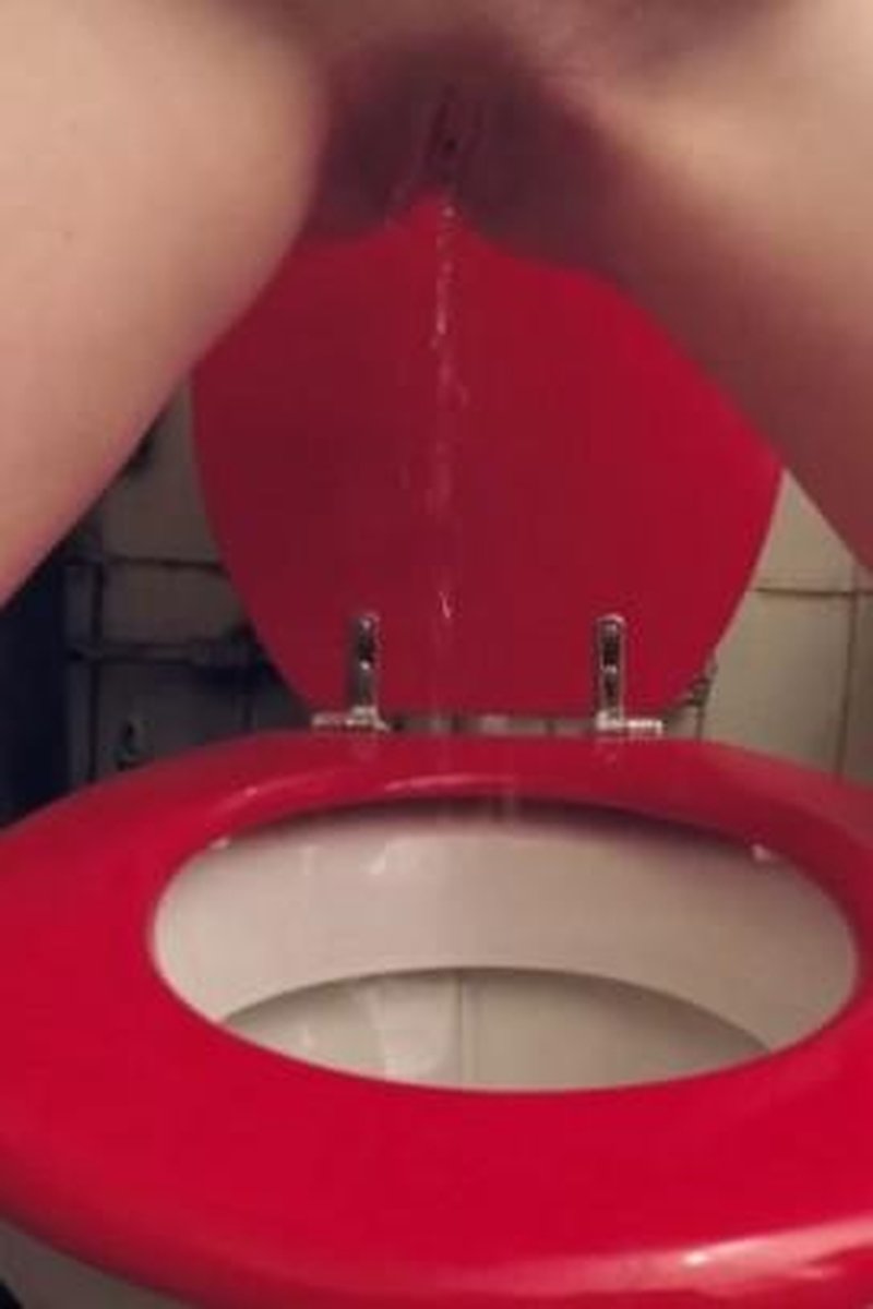 Pee Compilation - Screenshot 1 of 4 - Golden Shower
