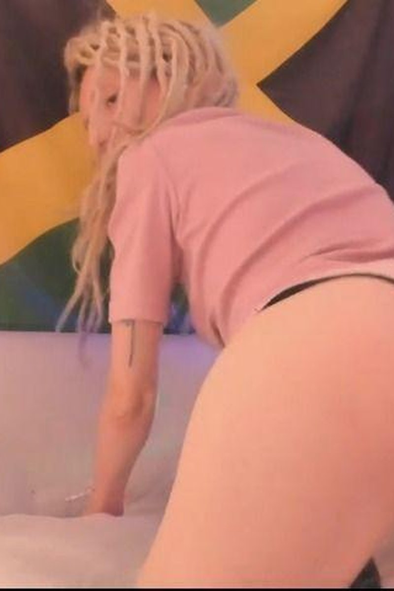 Twerk - Screenshot 1 of 4 - Ass Fetish
