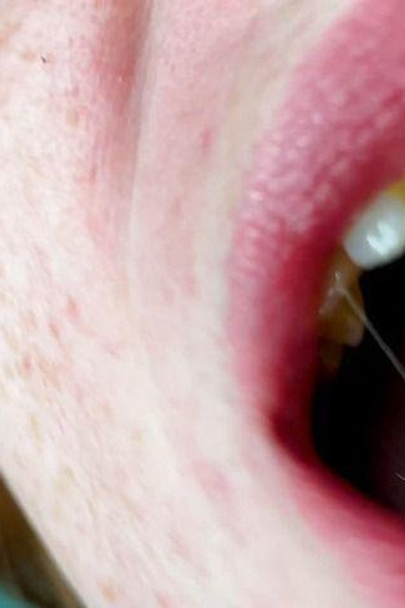 Breakfast Vore - Screenshot 1 of 4 - Facestuffing Overeating
