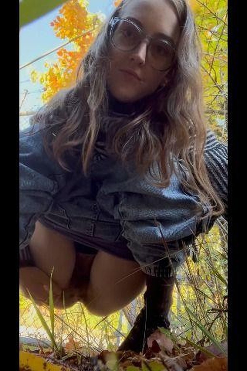 Pee Compilation - Screenshot 1 of 4 - Babes