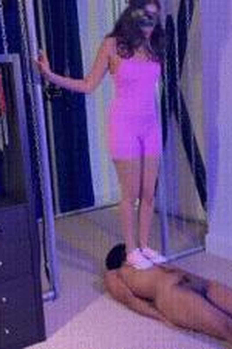 Trampling In Pink - Screenshot 1 of 4 - British Accent