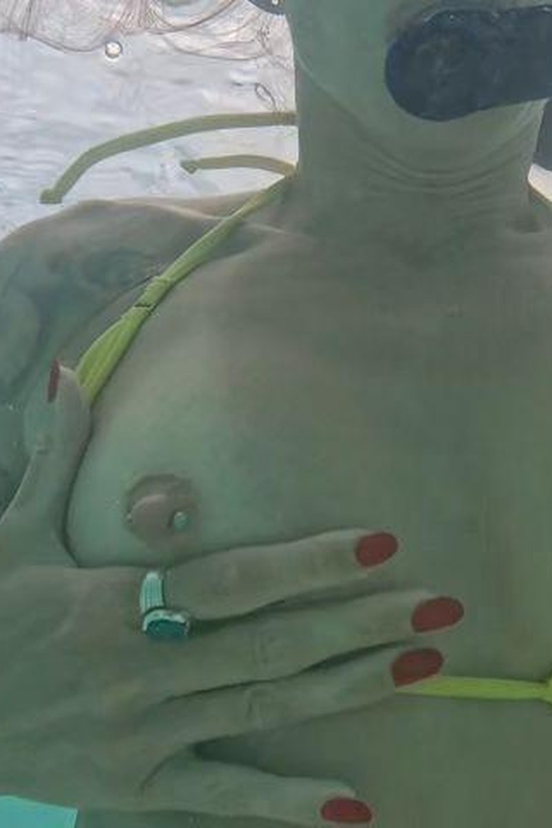 Mya Pleasure Snorkels In Aruba - Screenshot 1 of 4 - Boobsfetish