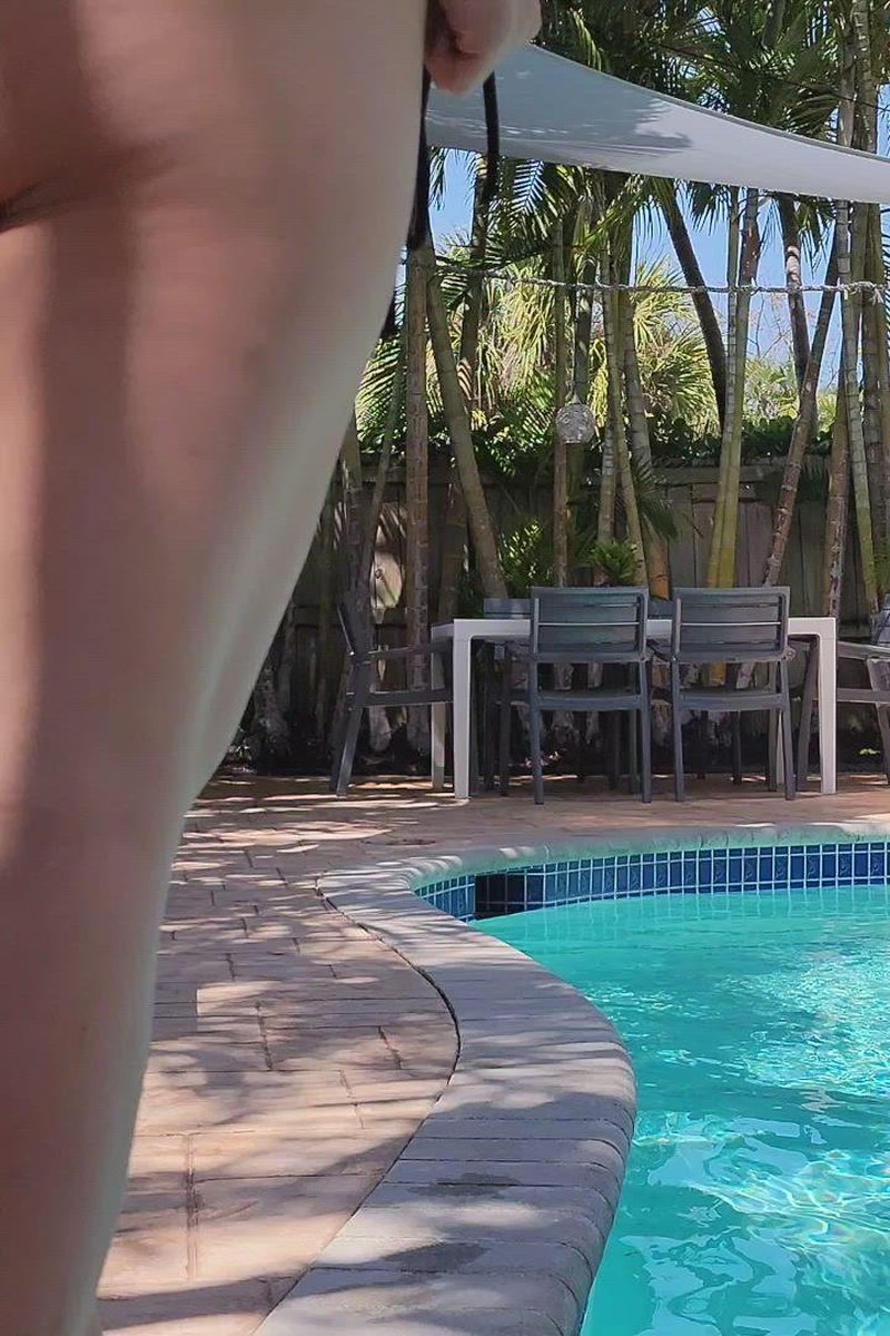 Paradisepool - Screenshot 1 of 4 - Brown Hair