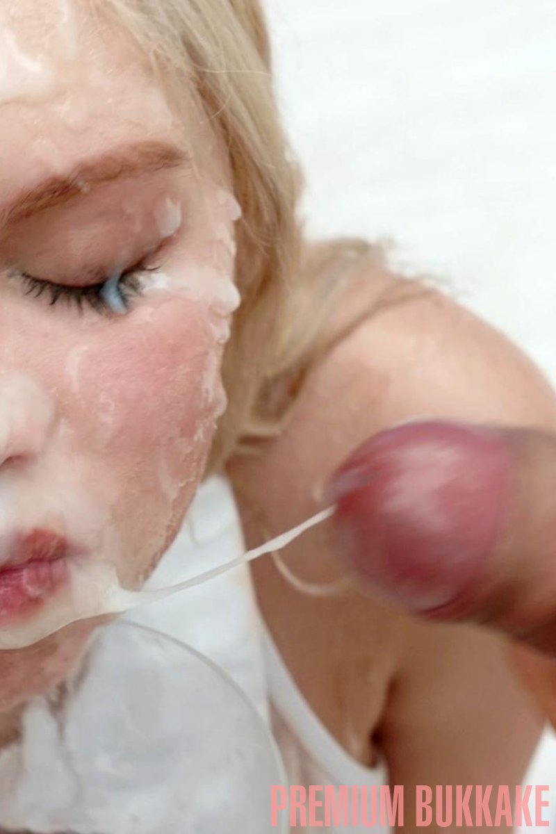 Vivian Lola #2 - Bukkake - Second Camera - Screenshot 1 of 4 - Amateur