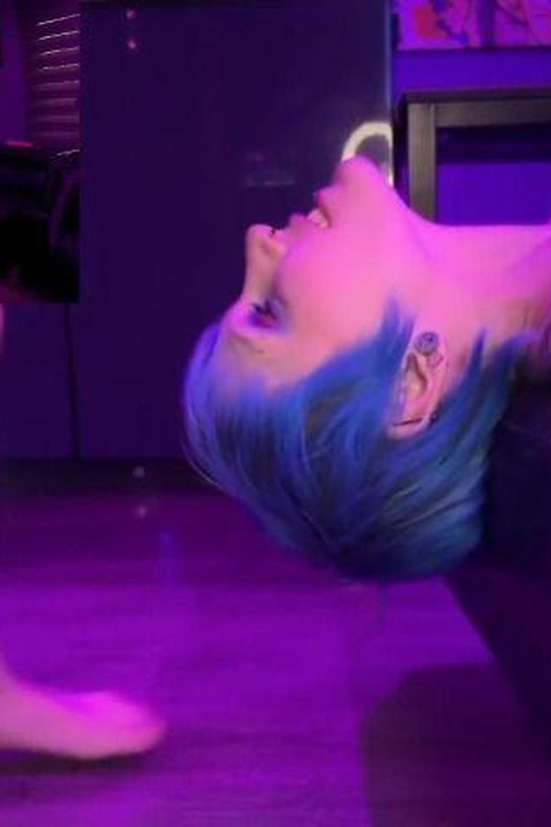 Reverse Deepthroat - Screenshot 1 of 4 - Blowjob