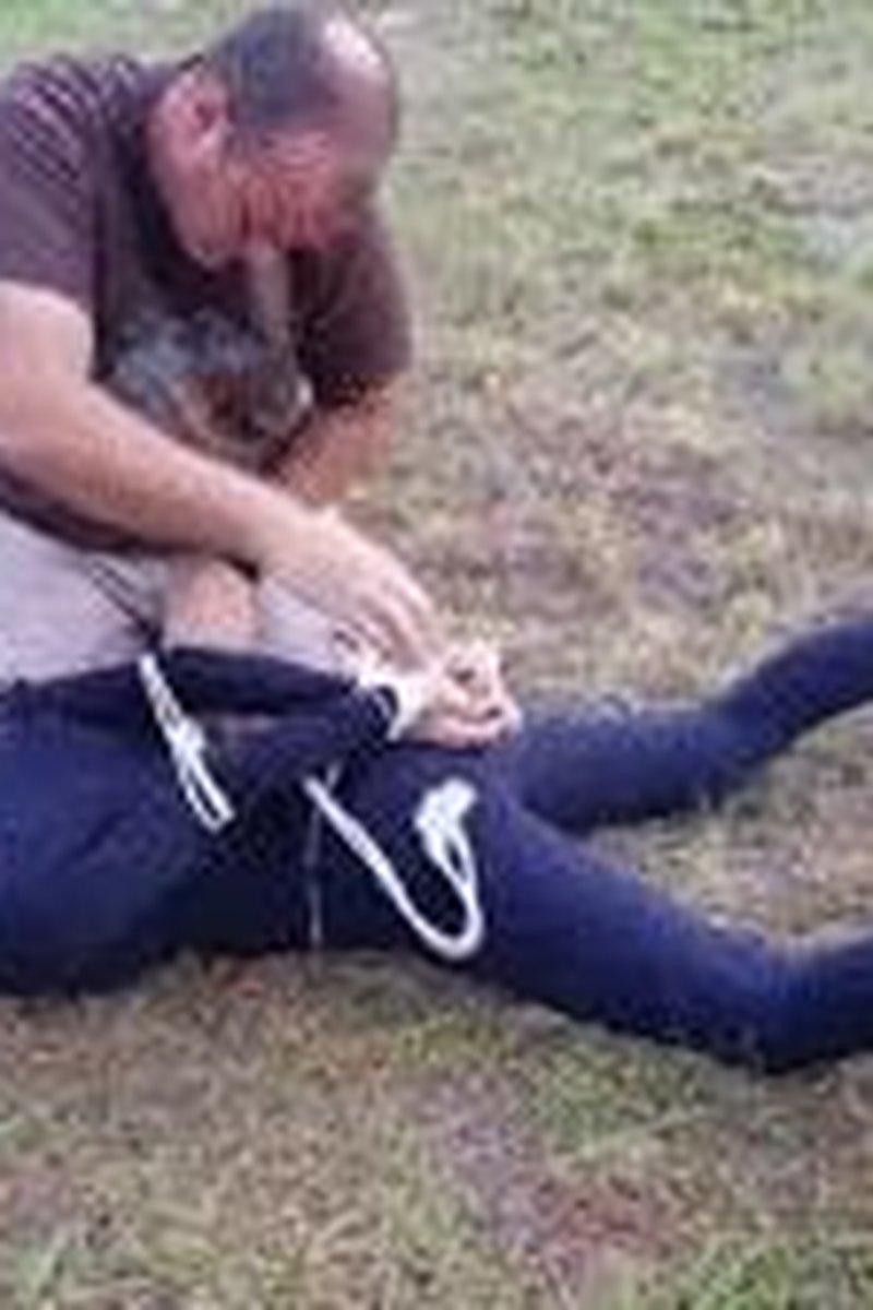 393 - Grabbed While Jogging - Screenshot 1 of 4 - Bondage