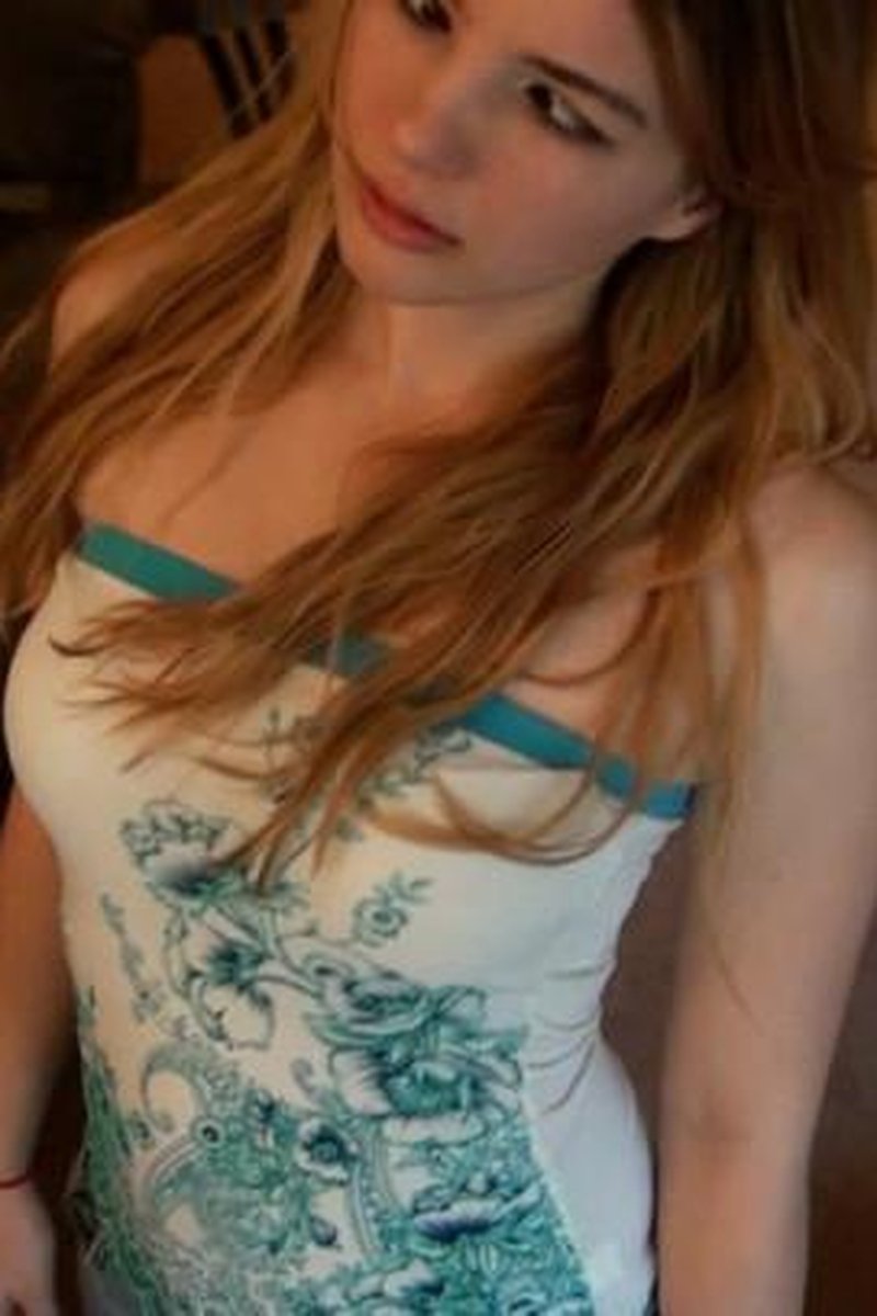 Koa Manipulated - Screenshot 1 of 4 - Clothed Sex