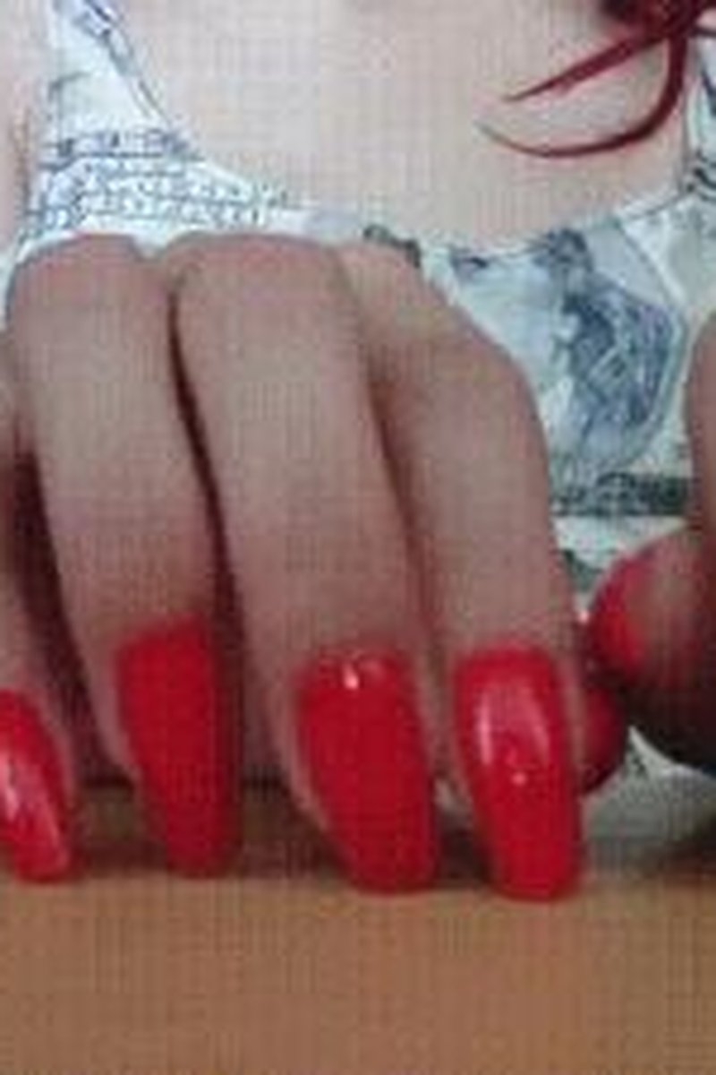 Red Finger Nails Tapping - Screenshot 1 of 4 - Close Up