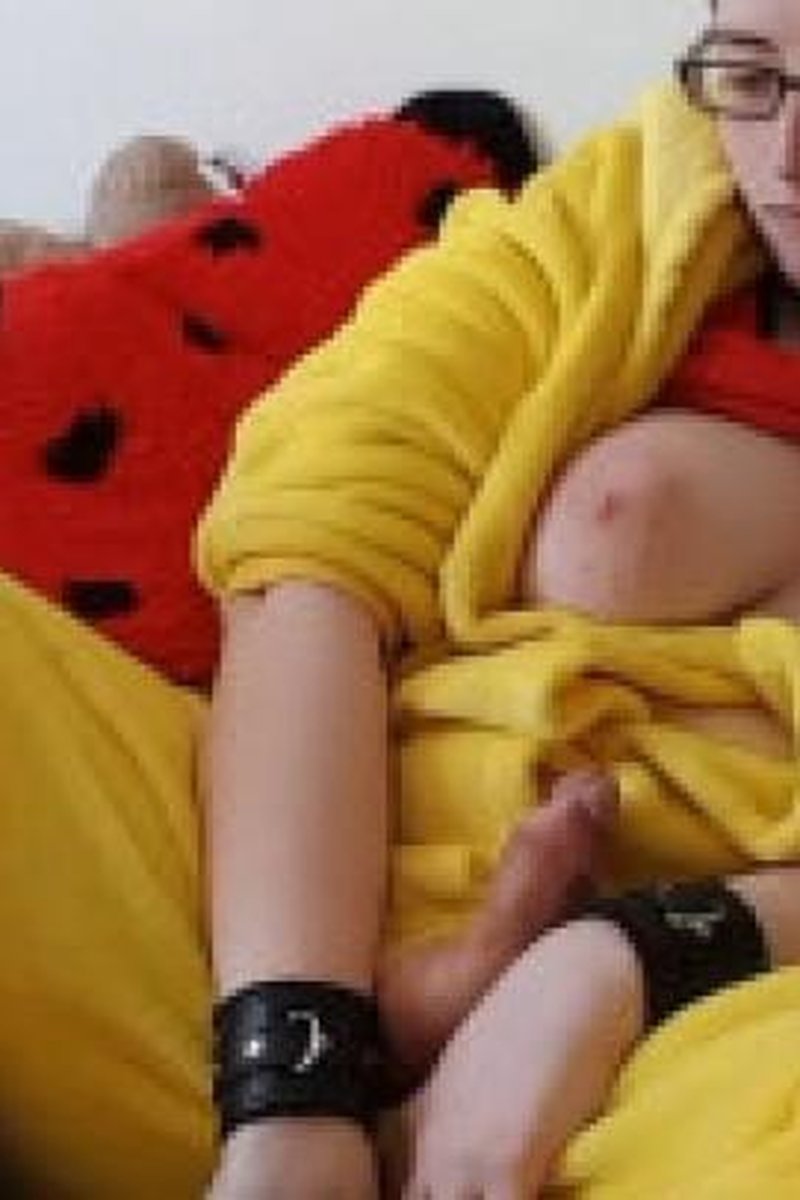 Pikachu Returns - Screenshot 1 of 4 - Bondage