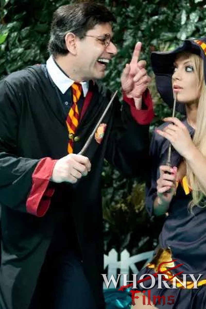 Reverse Gangbang 10 - Screenshot 1 of 4 - Anal