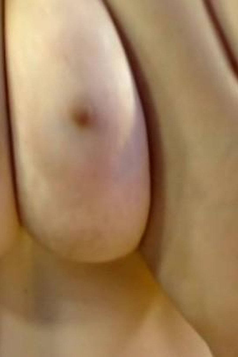 Titty Bounce - Screenshot 1 of 4 - Big Tits