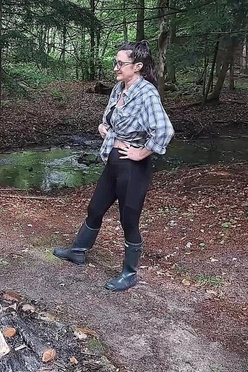Chubby Bunny - Screenshot 1 of 4 - Bondage