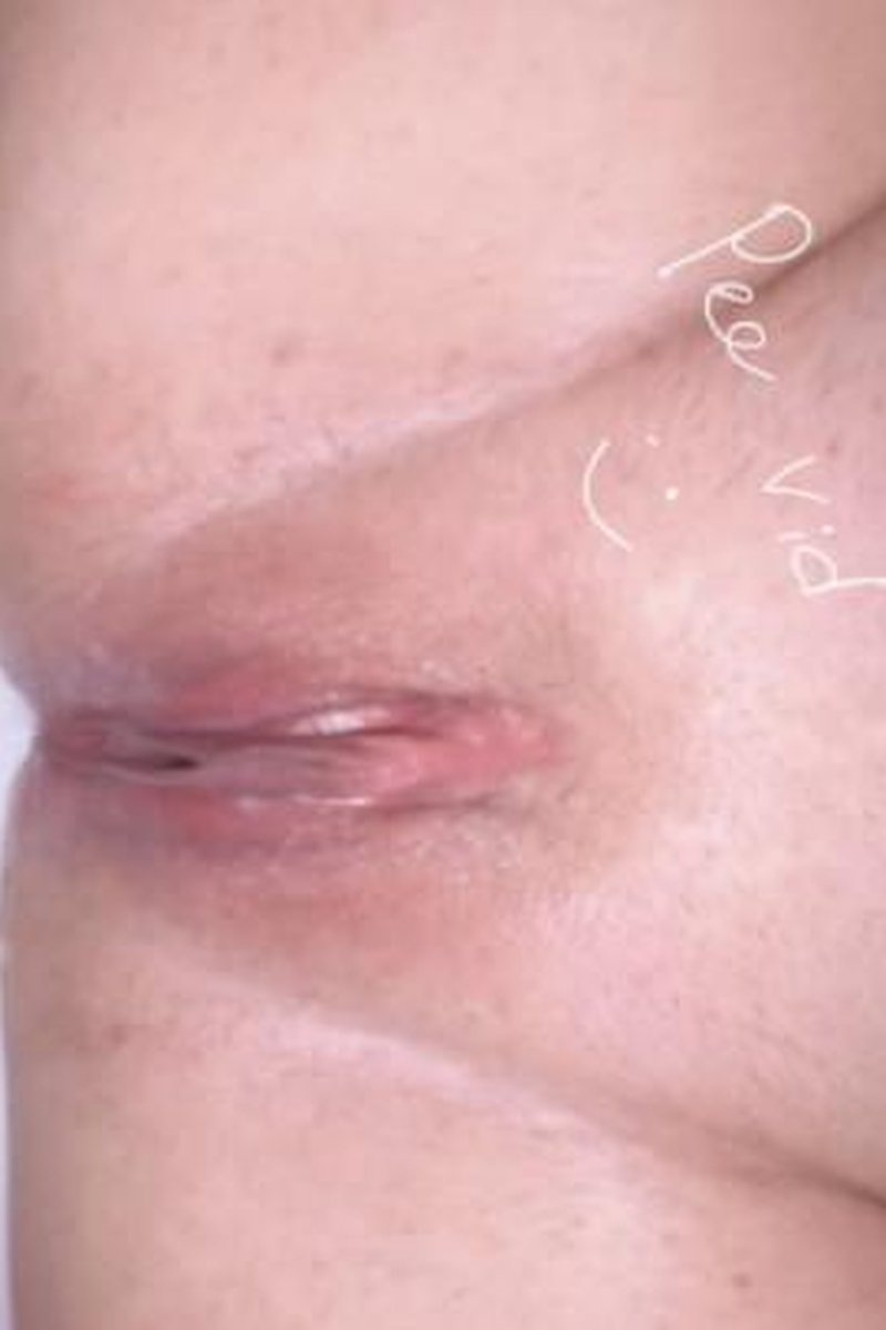 Pee Video - Screenshot 1 of 4 - Close Up
