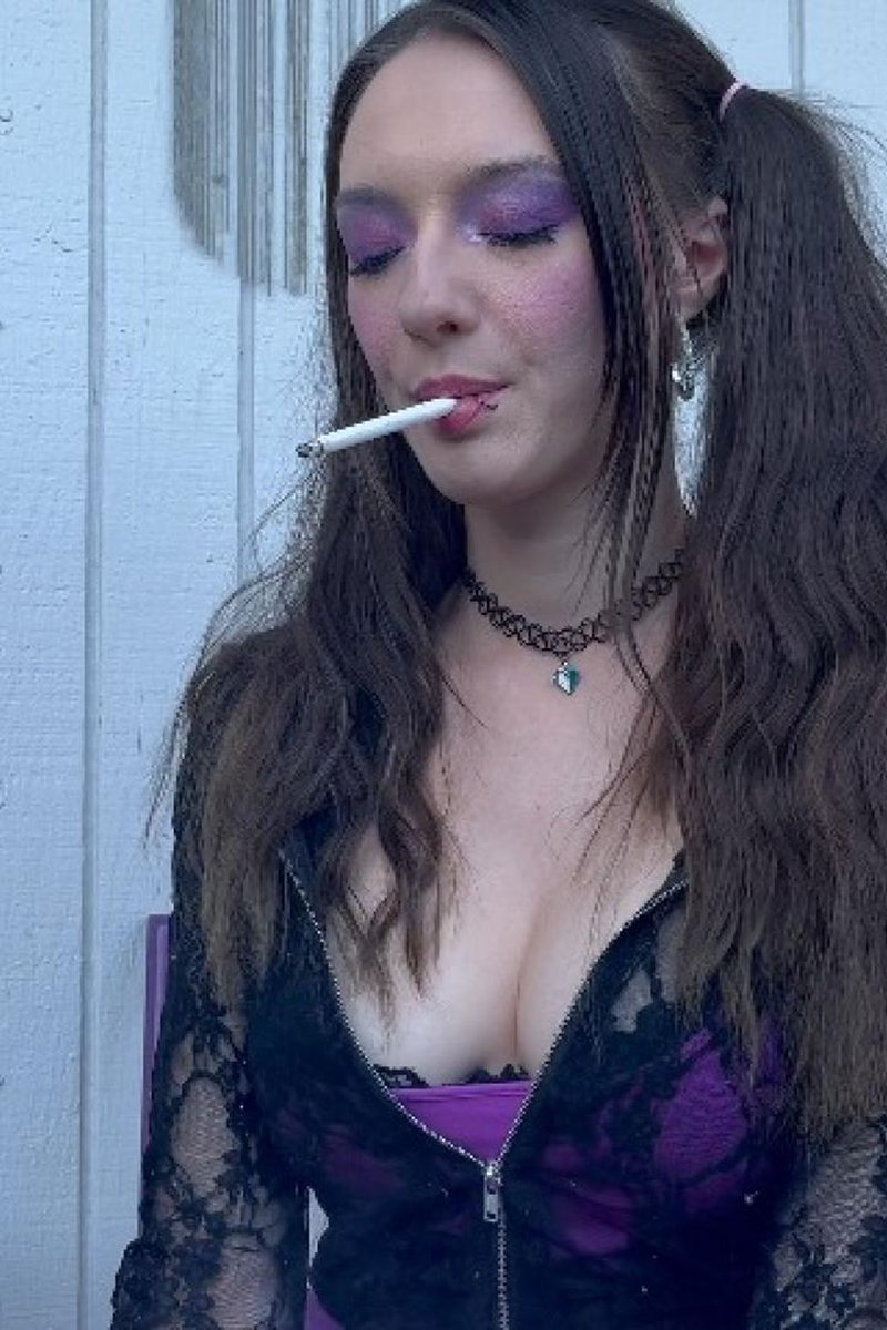 Custom For Kyle - Screenshot 1 of 4 - Smoker Girls