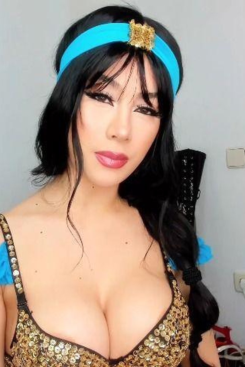 Princess Jasmine-Aladdin-Strap-On - Screenshot 1 of 4 - Pegging