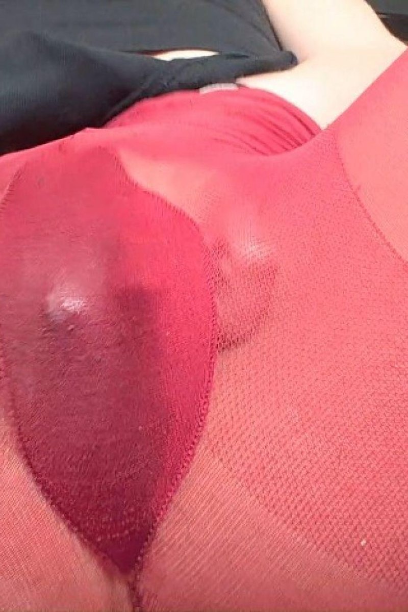 Goth Cutie Squirts Through Red Panty Hose - Screenshot 1 of 4 - Fingering