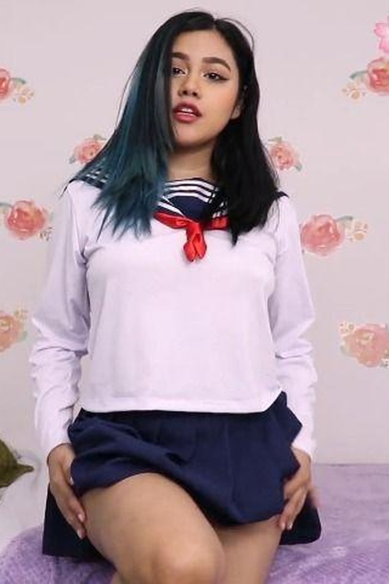Naughty Student - Screenshot 1 of 4 - Butt Plug